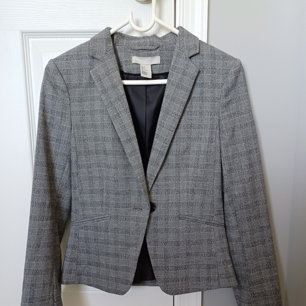 New H&M Grey Fitted Blazer | On Sale 💫